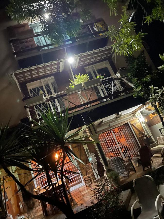Chez Henri Hotel Pointe D'Esny Luaran gambar