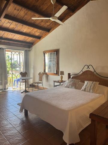 Chez Henri Hotel Pointe D'Esny Luaran gambar